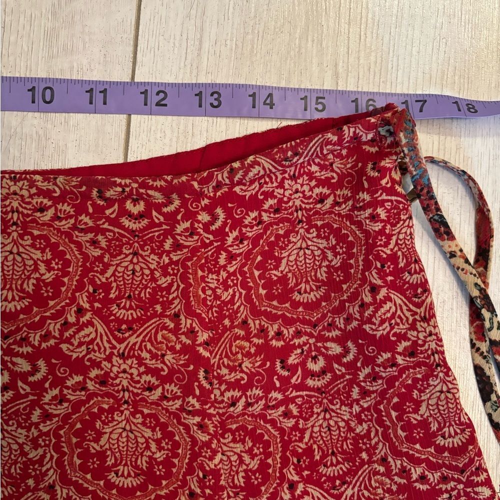 90s vintage red paisley midi skirt asymmetrical hem - Picture 7 of 9